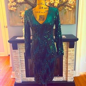 Boston Proper Alexia Admor $189 green velvet sequins long sleeve holiday dress 2